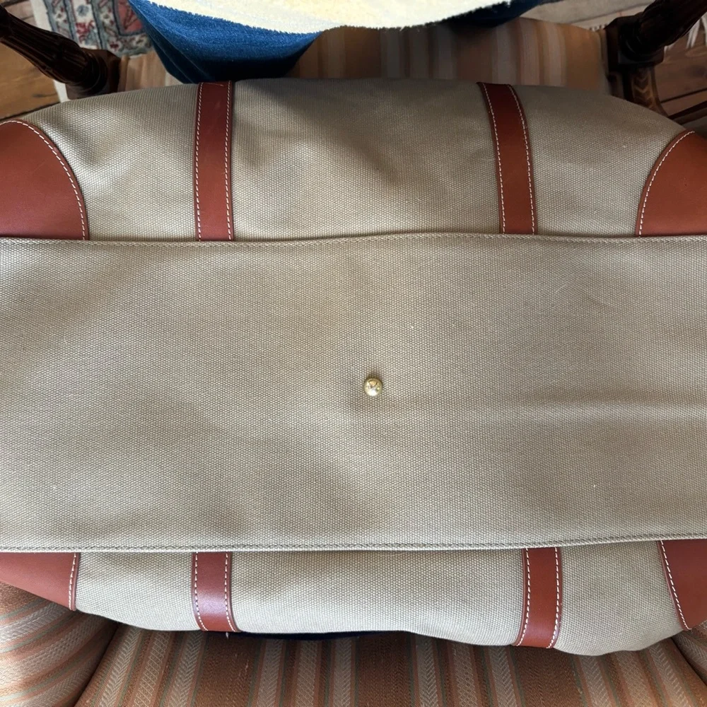 NWOT Brooks Brothers Mens Khaki Canvas and Leather Trim Zip Close Shoulder Bag